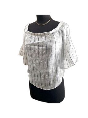 🎈$10 add on. Boho Blouse. Bell sleeves.